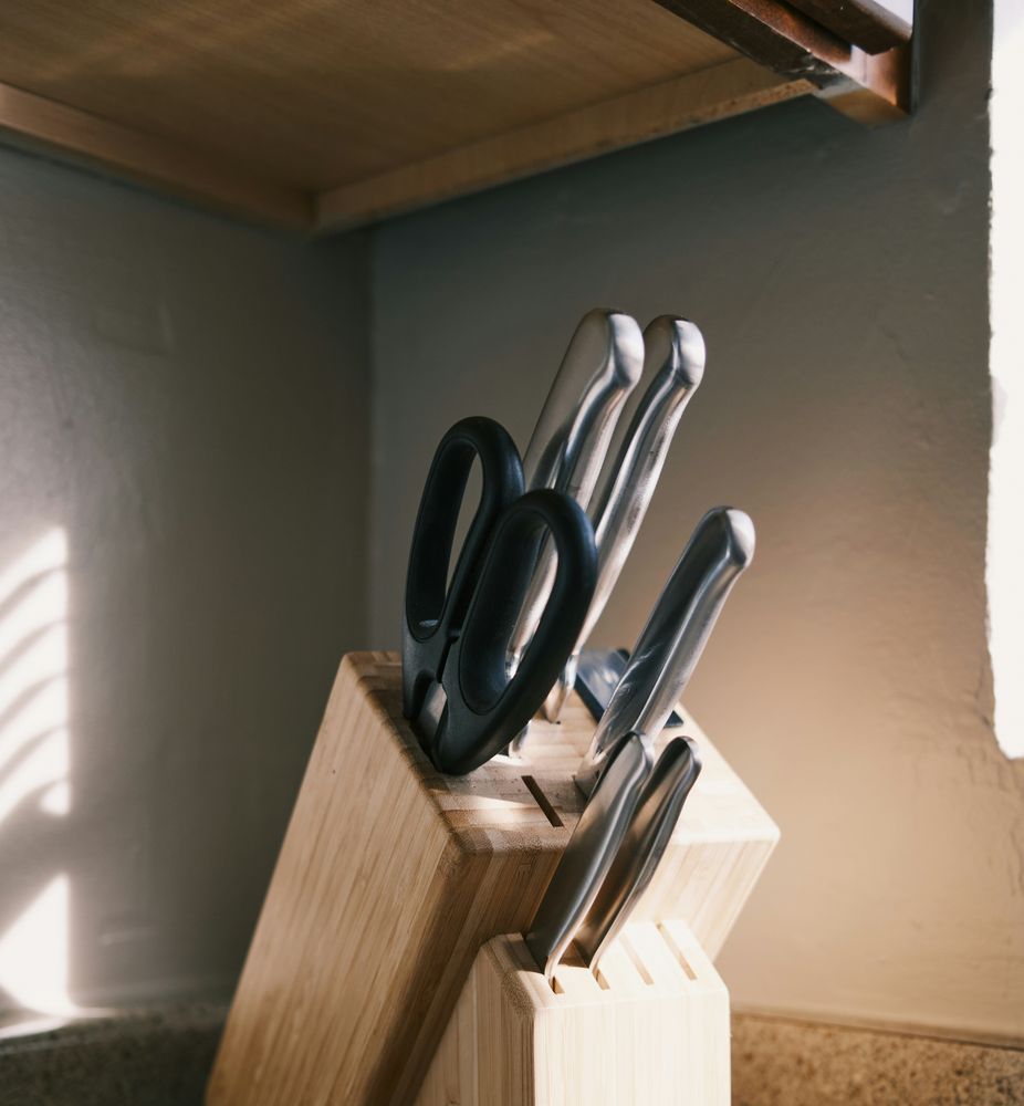 Knife block with knives and scissors